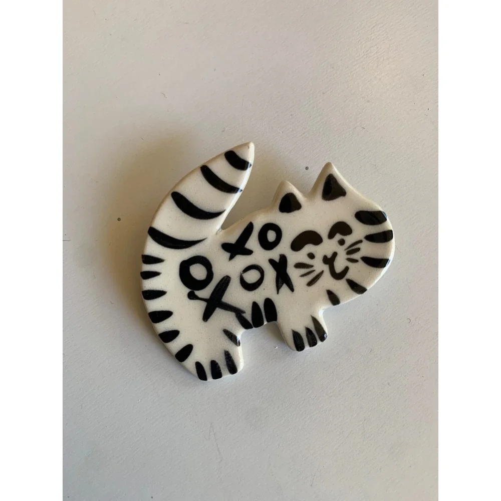 Vintage Hand Painted Ceramic Cat Brooch Pin XOXO Black White Striped Tabby